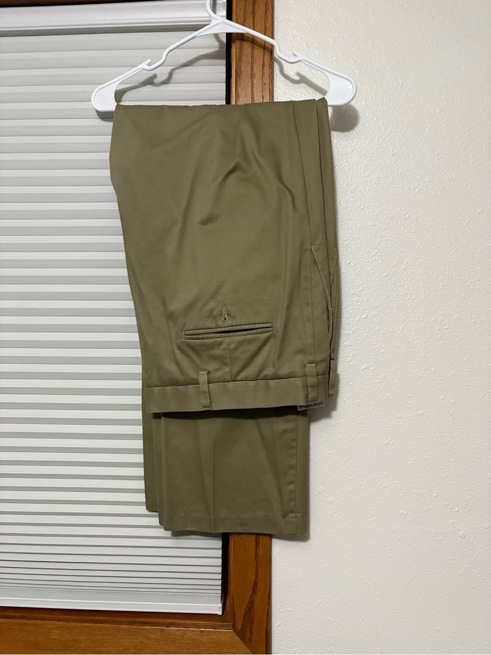 Dockers Men's Olive Green Chinos